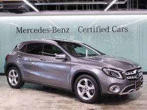 GLA220 4MATIC / レーダーセーフティーパッケージ・プレミアムパッケージ (マウンテングレー)