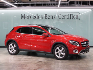 GLA220 4MATIC / プレミアムパッケージ (ジュピターレッド)