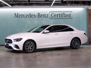 E200 スポーツ / AMGインテリアプラスパッケージ・エクスクルーシブパッケージ・パノラミックスライディングルーフ （ダイヤモンドホワイト）