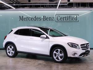 GLA220 4MATIC / プレミアムパッケージ・レザーエクスクルーシブパッケージ (ポーラホワイト)