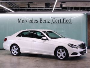 E250 / ユーティリティーパッケージ・本革シート (ポーラホワイト)