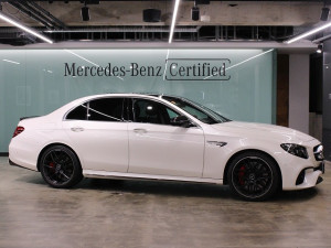 E63S 4MATIC+ / エクスクルーシブパッケージ・AMGカーボンパッケージ (ダイヤモンドホワイト)