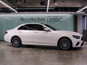 E300 スポーツ / エクスクルーシブパッケージ・パノラミックスライディングルーフ (ダイヤモンドホワイト)