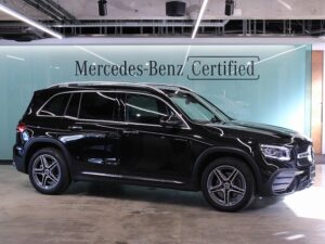 GLB200d 4MATIC / AMGライン・パノラミックスライディングルーフ (コスモスブラック)