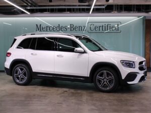 GLB200d 4MATIC / AMGライン・アドバンスドパッケージ・パノラミックスライディングルーフ (ポーラホワイト)
