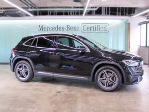 GLA200d 4MATIC / AMGライン・パノラミックスライディングルーフ (コスモスブラック)