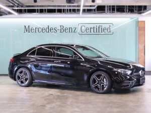 Mercedes-AMG A35 4MATIC セダン / アドバンスドパッケージ・AMGパフォーマンスパッケージ (コスモスブラック)