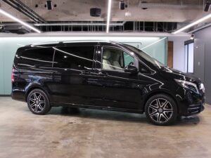 V220d アバンギャルド ロング / AMGライン・エクスクルーシブシートパッケージ・パノラミックスライディングルーフ (オブシディアンブラック)