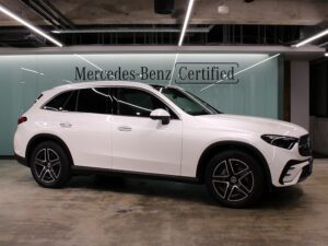 GLC220d 4MATIC / AMGライン・AMGレザーエクスクルーシブパッケージ・ドライバーズパッケージ・フットトランクオープナー・パノラミックスライディングルーフ (ダイヤモンドホワイト)