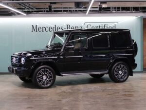 G450d / AMGラインパッケージ・MANUFAKTURインテリアトリム・MANUFAKTURプログラムプラス・MANUFAKTURロゴパッケージ・MANUFAKTURボディー同色スペアタイヤリング (オブシディアンブラック)
